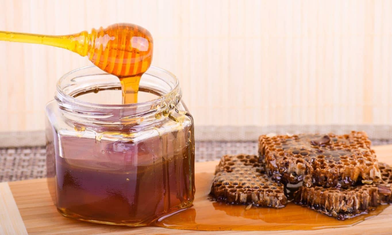 You are currently viewing Apakah Pasteurisasi Madu Bisa Mengurangi Kualitas Madu?