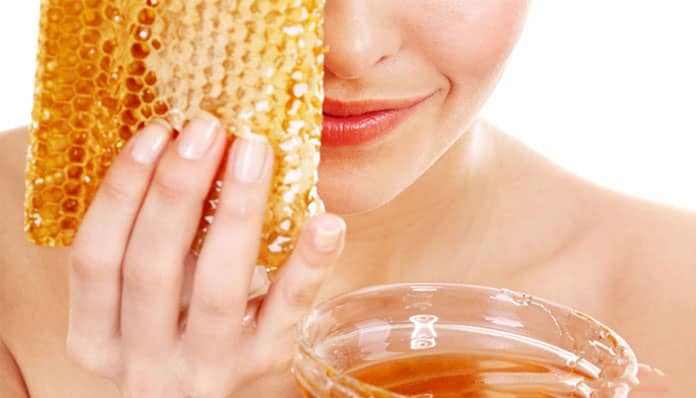 You are currently viewing Manfaat Madu Untuk Kecantikan, Mencerahkan Wajah Secara Alami!